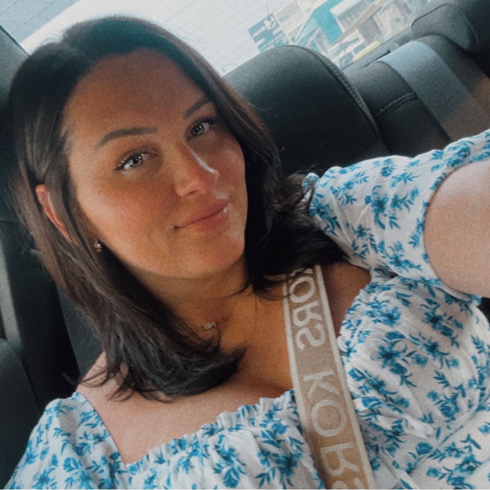 Meet your Posher, Emily